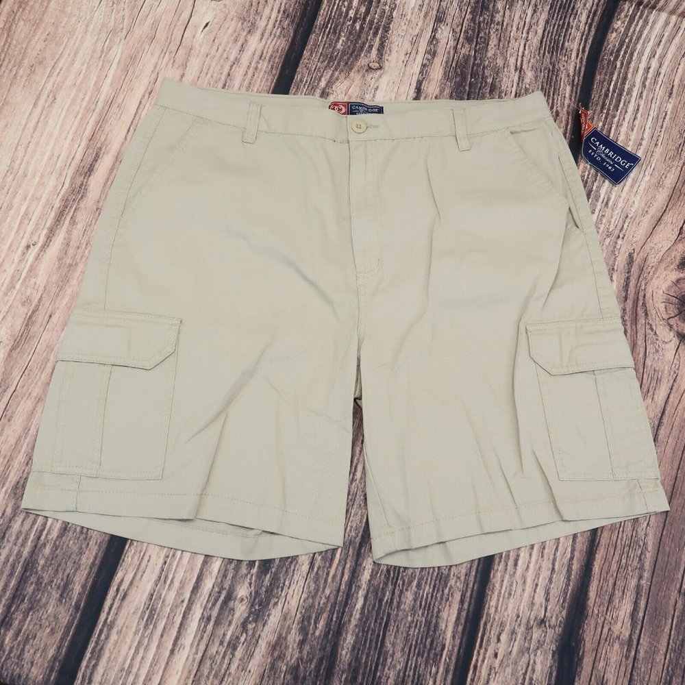 NWT CAMBRIDGE CLASSICS Mens Size 40 Khaki Cargo Pants Shorts